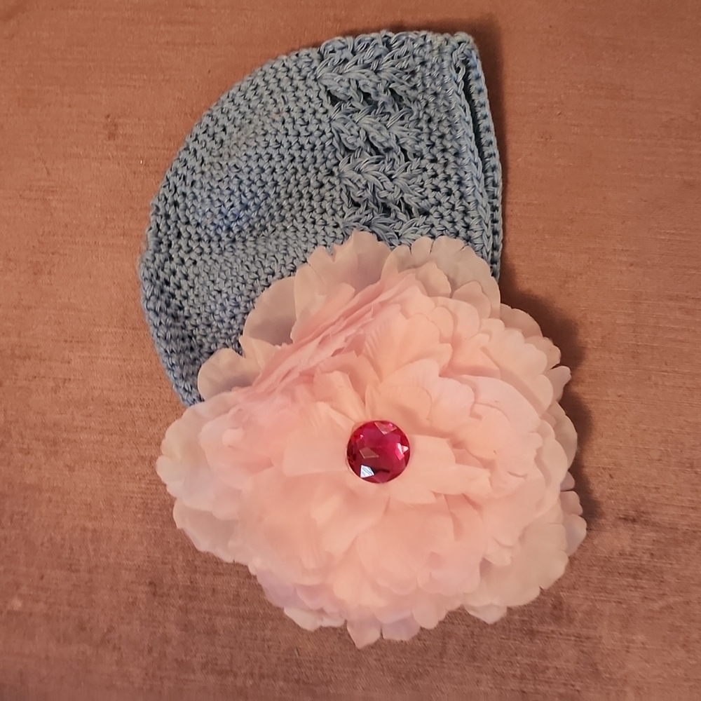 Infant Crochet hat with detachable flower clip